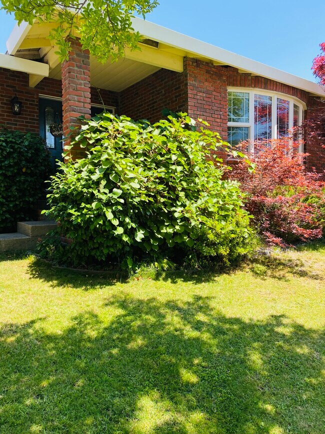 Building Photo - 5100 Dory Way