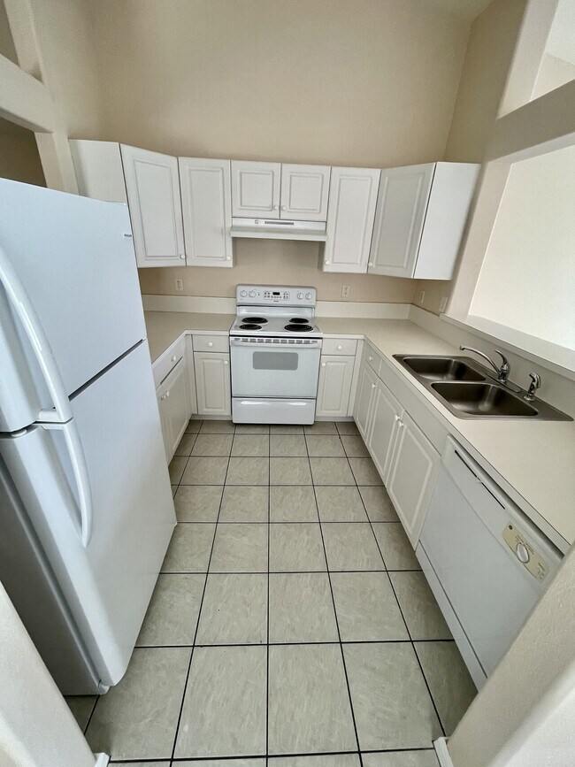 Building Photo - For Rent in Bonita Springs
