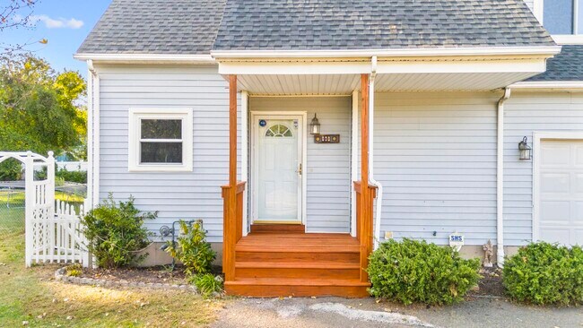Foto del edificio - 670 Middletown Ave