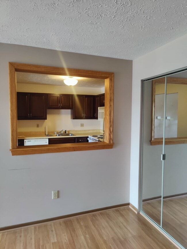 Kitchen nook - 1201 Dutilh Rd