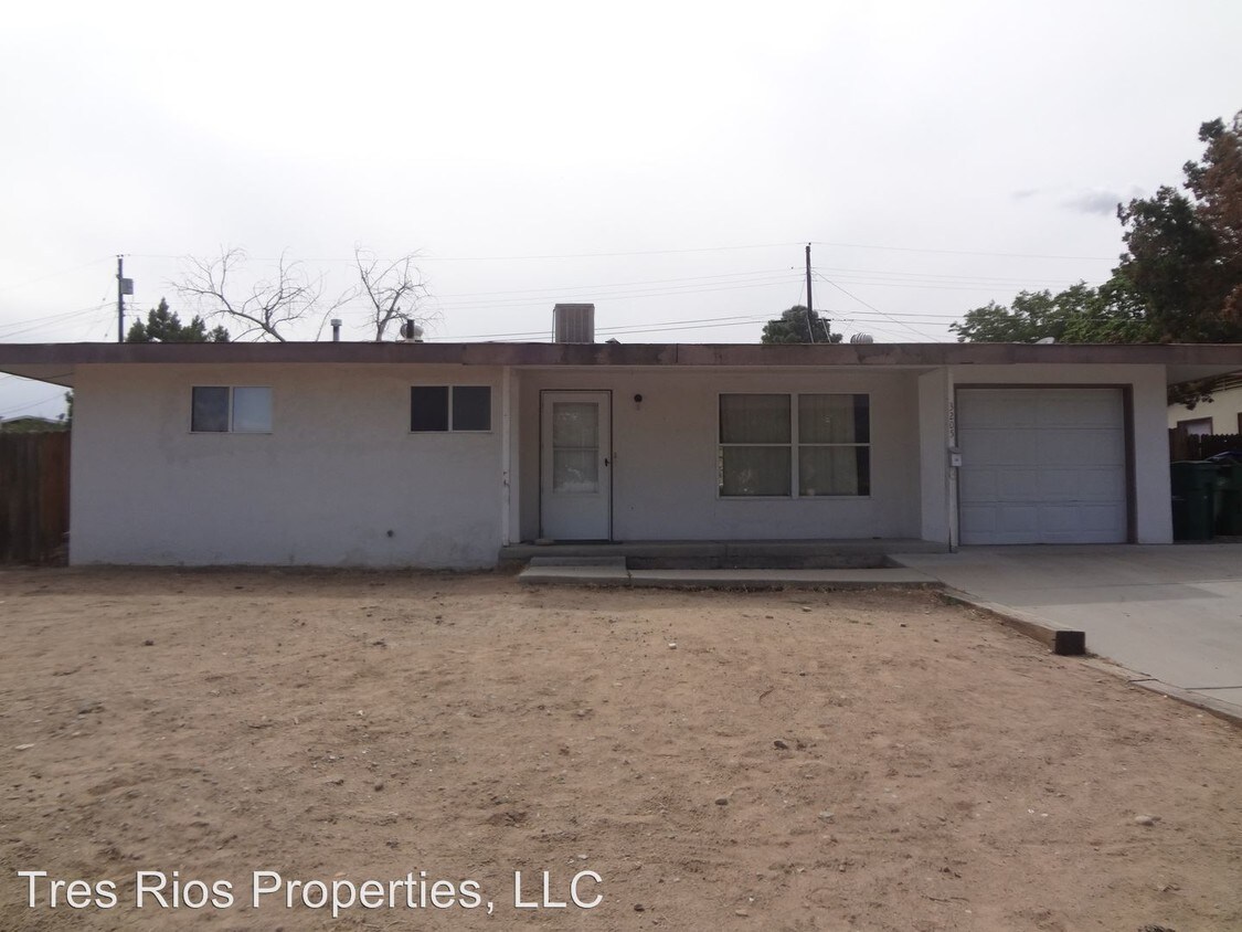 Primary Photo - 3205 Crestridge Dr