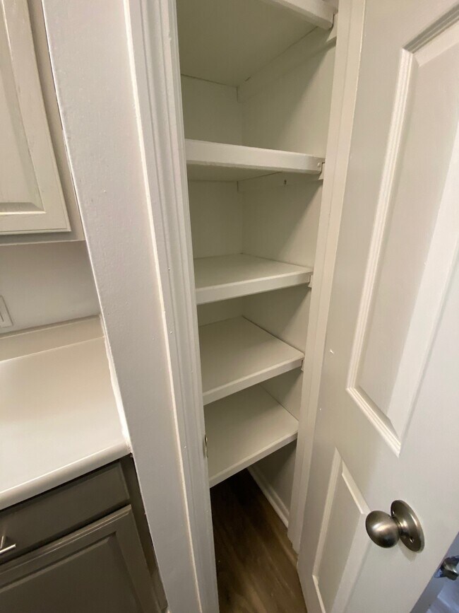 Building Photo - Arlington Apartments