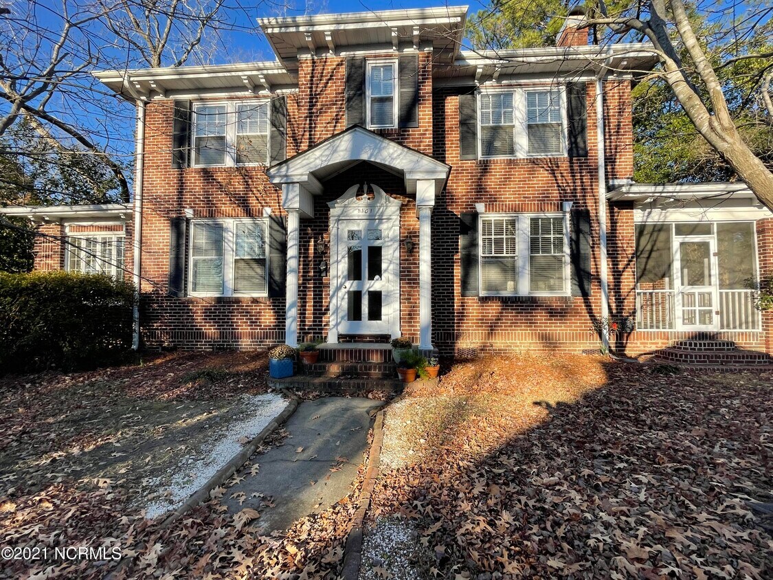 Primary Photo - 1101 Johnston St
