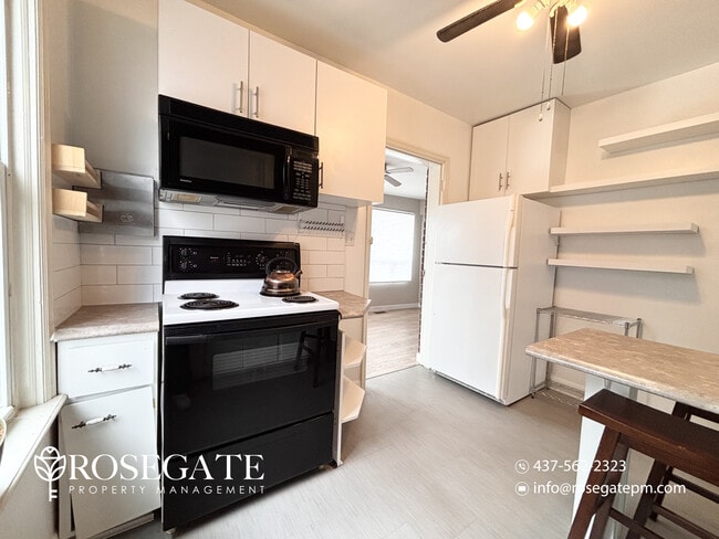 Building Photo - Spacious 2-Bedroom Unit with 2 Parking, Fireplace & Backyard – Barrie