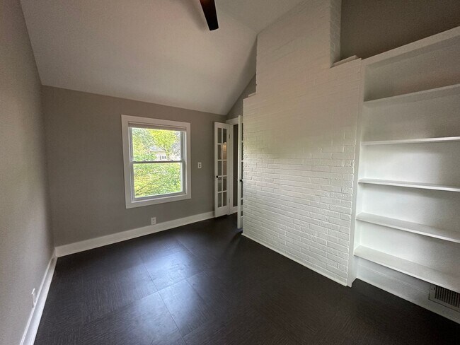 Building Photo - Single Family - East Grand Rapids Schools!
