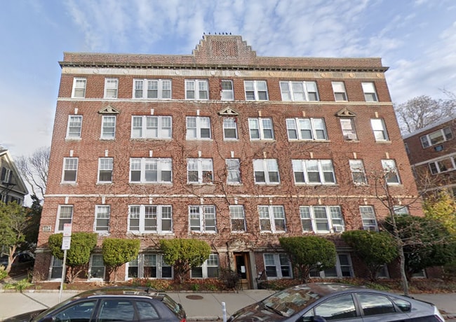 Building Photo - 1699 Cambridge St