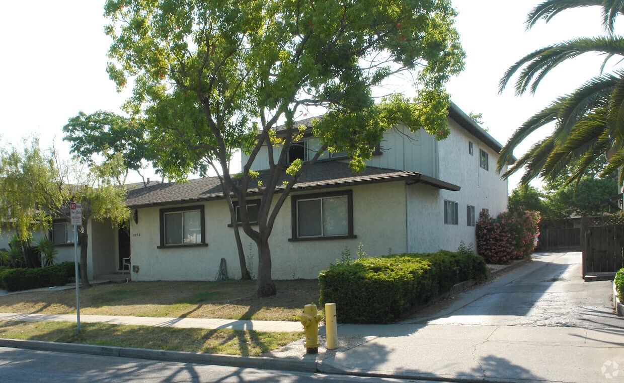 Building Photo - 5876 El Zuparko Dr