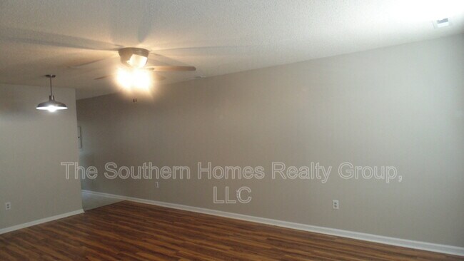 Building Photo - 3059 Lee Hwy