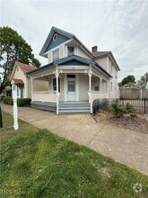 Building Photo - 414 Main St