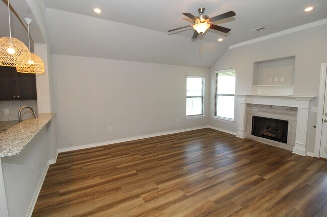 Building Photo - 4418 W Divide Dr