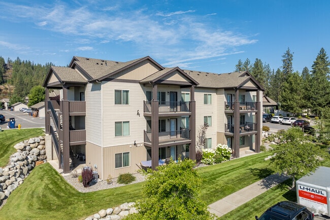 Building Photo - The Residence at River Run