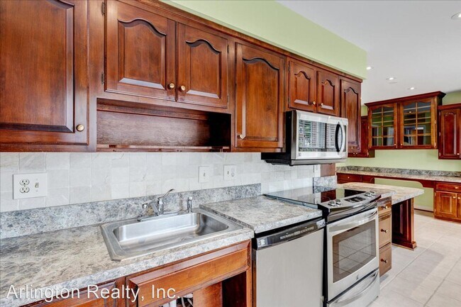 Building Photo - 3 br, 3.5 bath House - 2334 S. Rolfe St