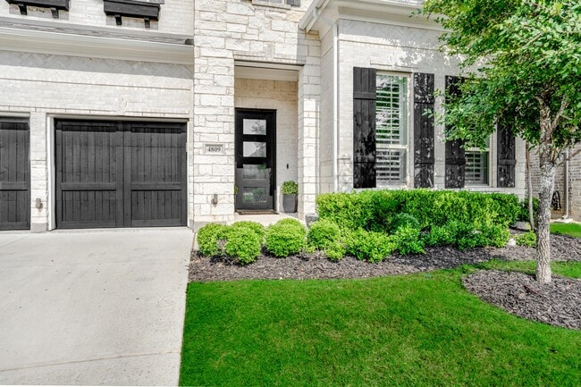 Building Photo - 4809 Latour Ln