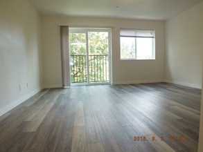 Building Photo - 12544 15th Ave NE