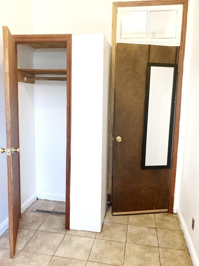 Building Photo - 267 Covert St.