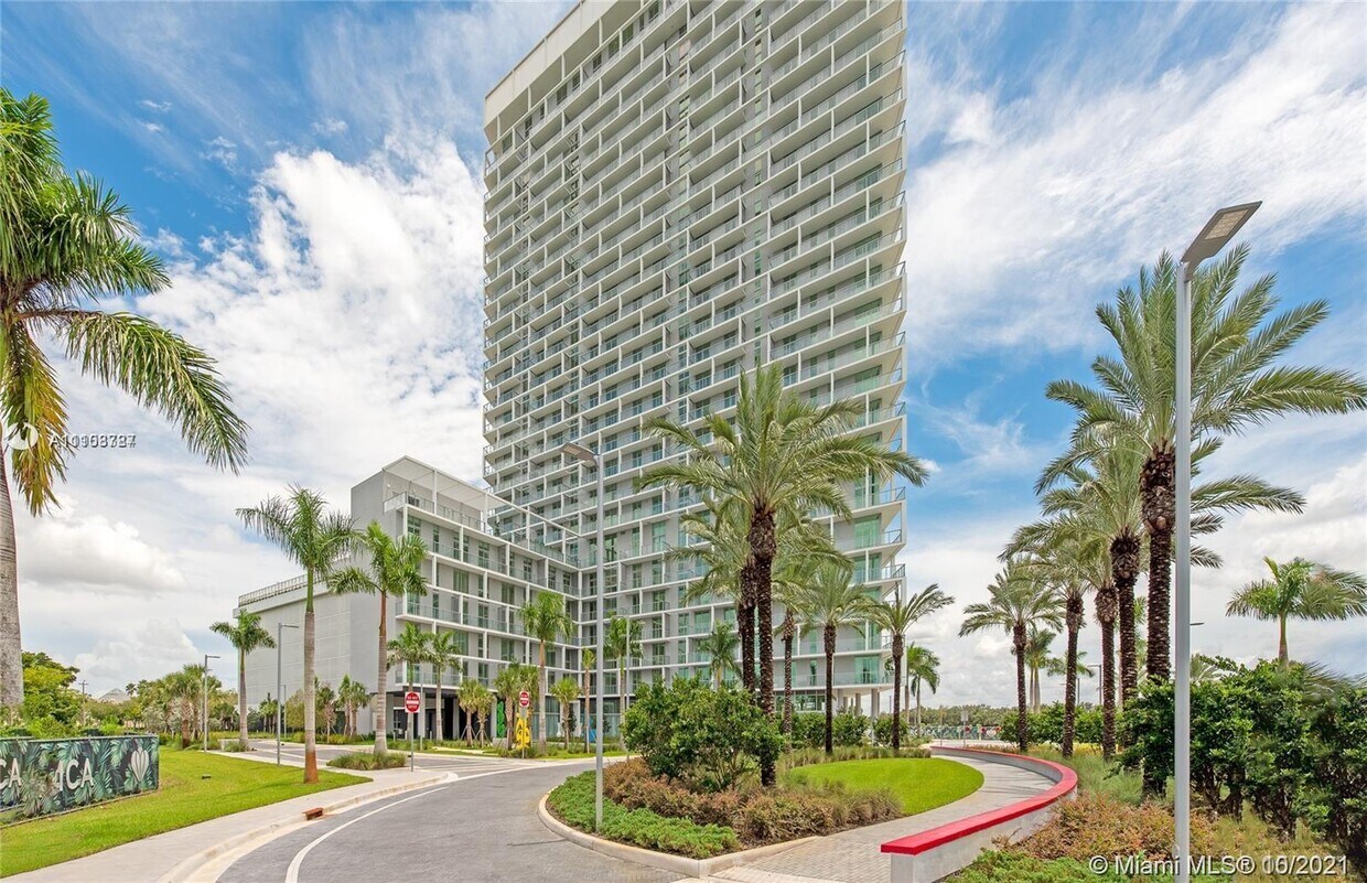 Foto principal - 2000 Metropica Way