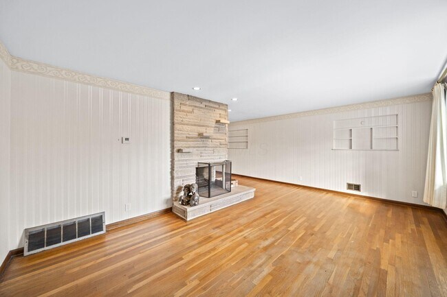 Foto del edificio - 1565 Garywood Ave