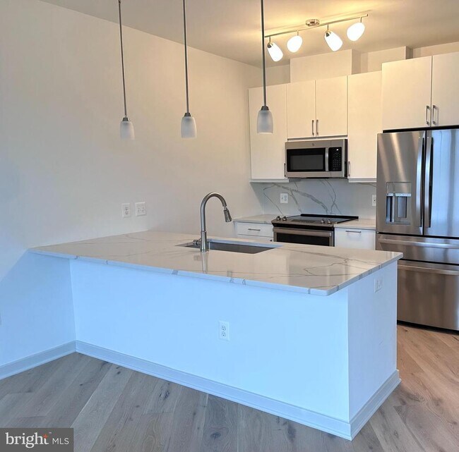Building Photo - 10755 Fairgrounds Dr