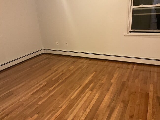 Building Photo - 22 Boyle Plz