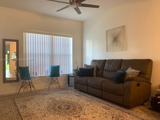 Building Photo - 20 Key W Ct