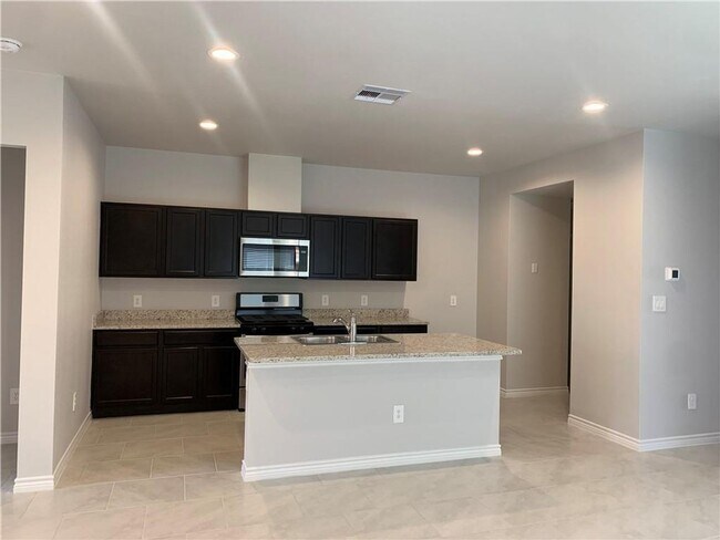 Foto del edificio - 2329 Restful Ln