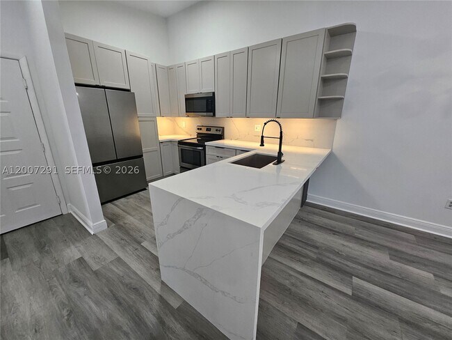 Foto del edificio - 4730 NW 102nd Ave