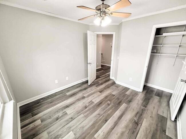 Building Photo - 3029 Vineyard Way