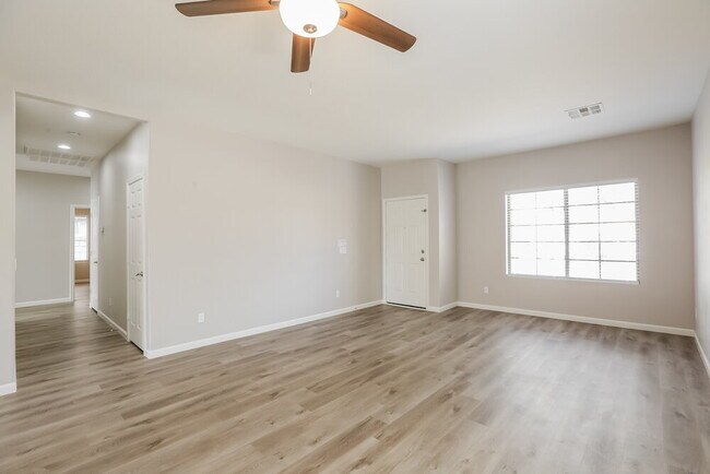 Foto del edificio - 9419 W Elwood St
