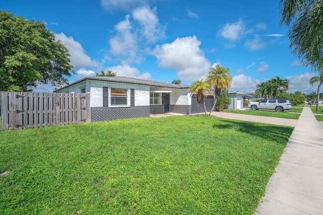 Foto del edificio - 10985 Christopher Ave