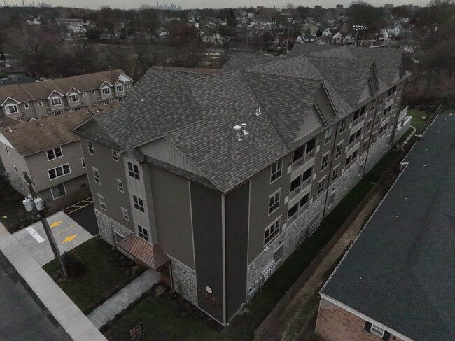 Exterior 3D - Fairview Plaza