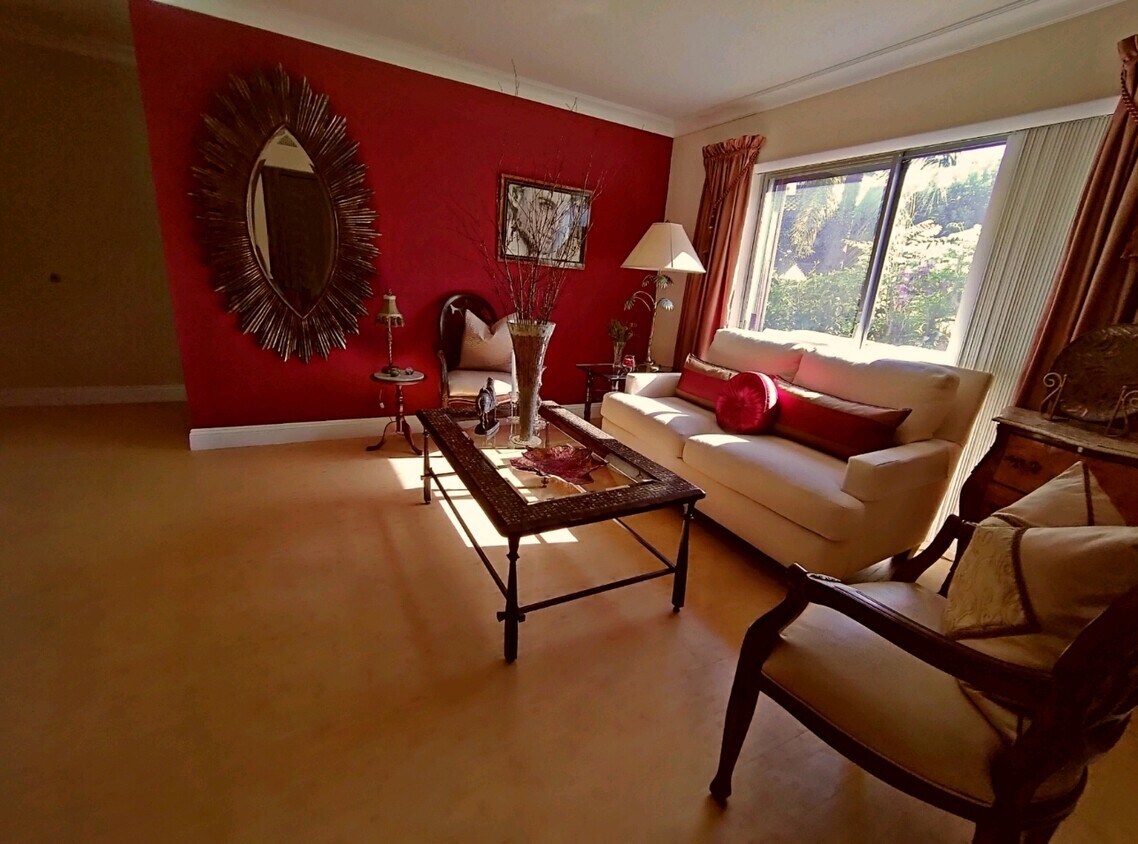 Foto principal - 5200 NE 6th Ave