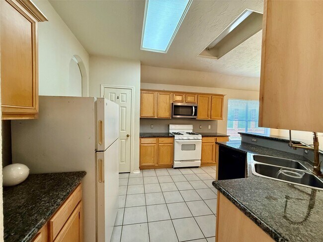 Foto del edificio - 16714 Bethan Glen Ln