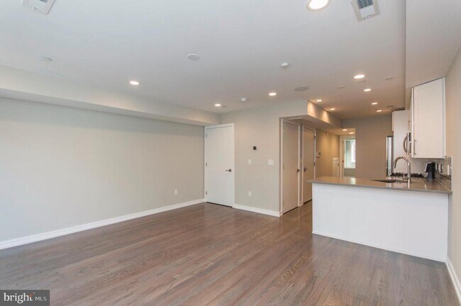 Foto del edificio - 1709 Bainbridge St