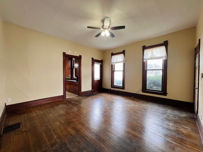 Building Photo - 420 Platt St