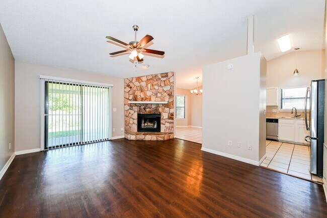 Foto del edificio - 7790 Collins Ridge Blvd