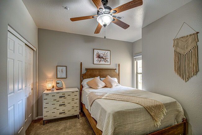 Guest Bedroom - 525 N Miller Rd