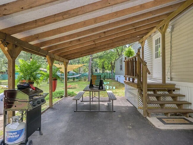 Foto del edificio - 143 Joe Anderson Rd