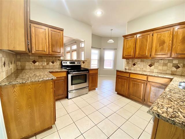 Foto del edificio - 4104 Juniper Ln