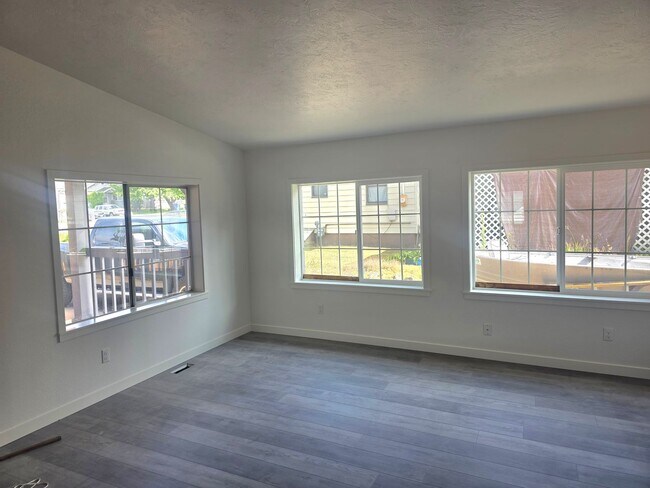 Foto del edificio - Home for Rent in West Seattle