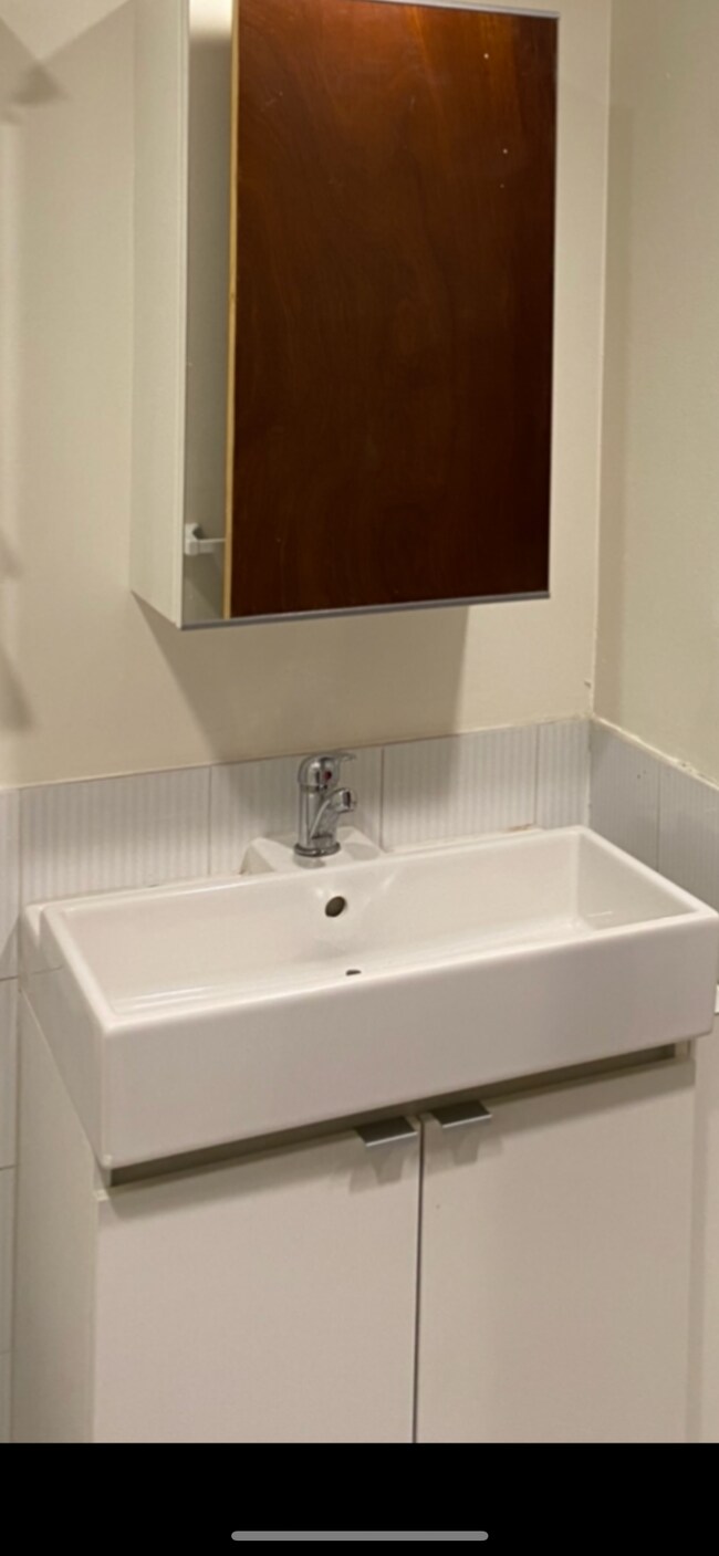 Bathroom - 2801 Florida Ave