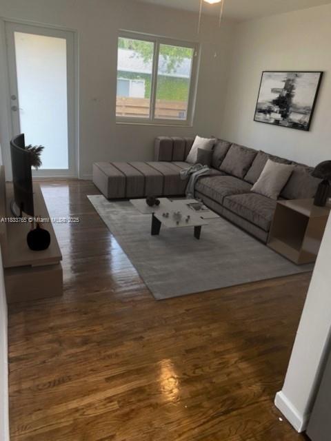 Foto del edificio - 445 NE 70th St