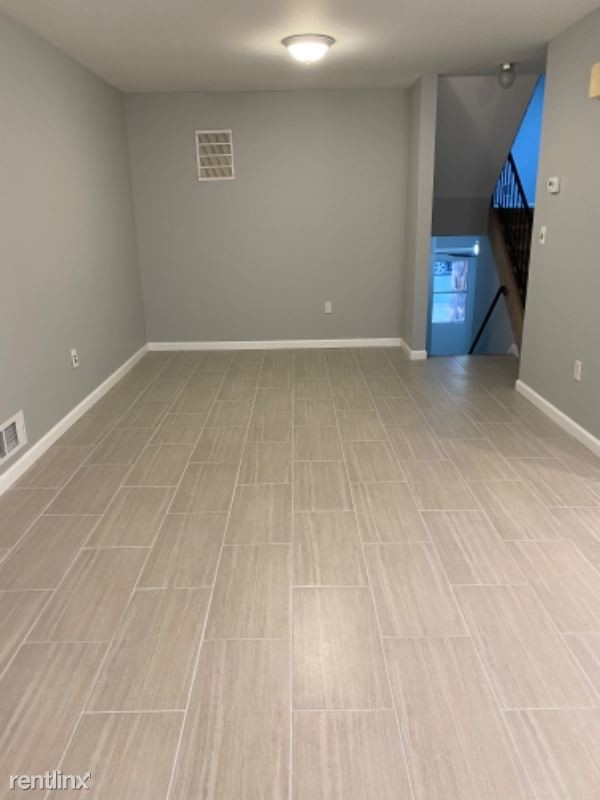 Foto del edificio - 2 br, 1.5 bath Townhome - 221 Carlyle Grn