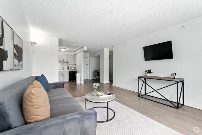 Building Photo - 1711 Bellevue Ave