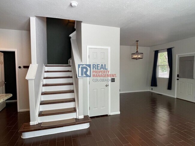 Building Photo - 2161 Falkirk Dr