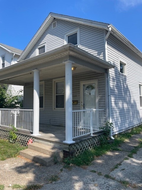 Building Photo - 734 E Park St