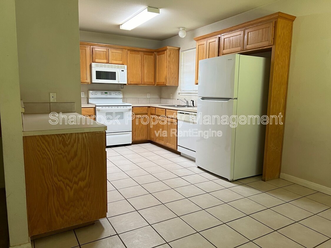 Building Photo - 10228 Hyacinth Ln