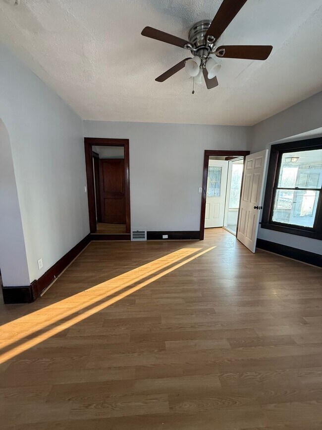 Foto del edificio - Cleveland Eastside single-family home