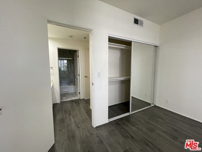Foto del edificio - 10600 Wilshire Blvd