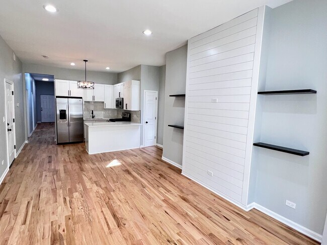 Foto del edificio - 1227 S Springfield Ave