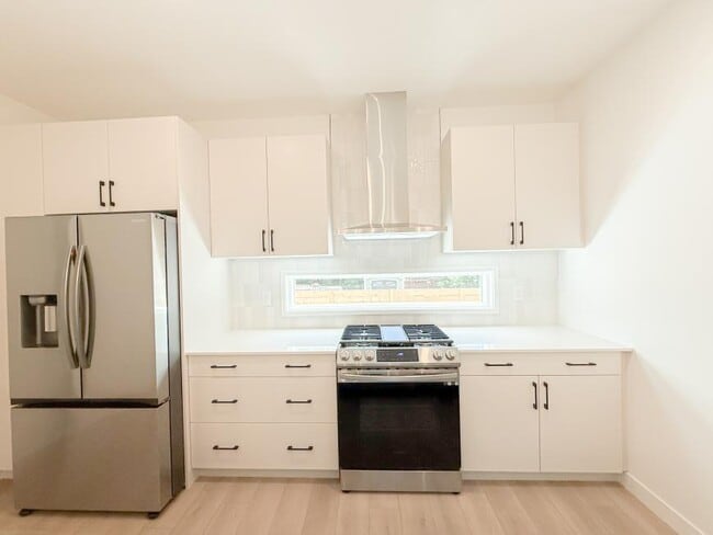 Building Photo - 2.0 bedroom in Edmonton Alberta T5L 2T4